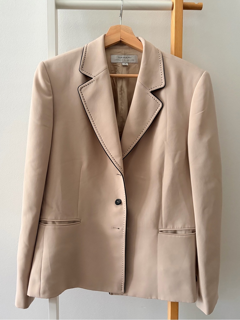 Women’s Tahari Beige Blazer Jacket